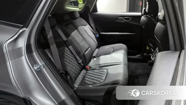 Kia Sportage 5th Generation Hybrid 2023 Серебристо-серый из Кореи, фото 3