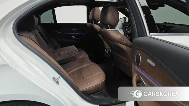 Mercedes-Benz E-Class W213 2023 Белый из Кореи, фото 3