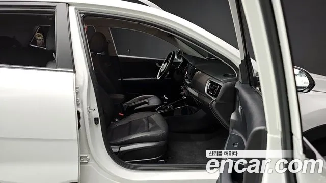 Kia Stonic 2019 Белый из Кореи, фото 3