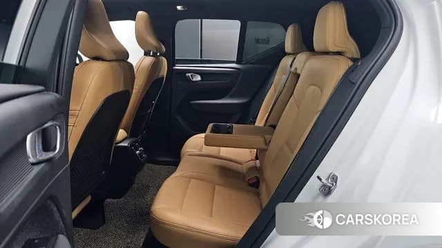 Volvo XC40 2021 Белый из Кореи, фото 3