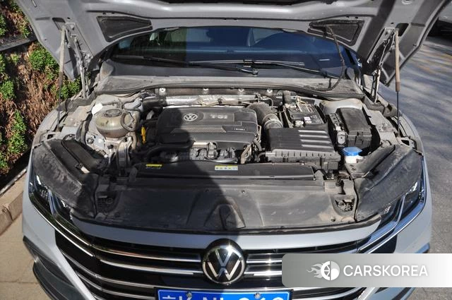 Volkswagen CC 2023 Темно-серый из Китая, фото 3