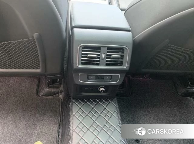 Audi Q5L 2024 Черный из Китая, фото 3