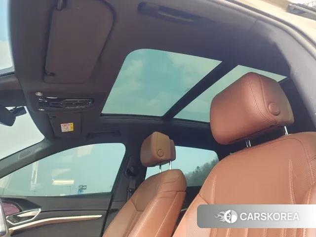 Audi e-Tron 2022 Жемчужный цвет из Кореи, фото 3