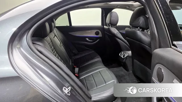 Mercedes-Benz E-Class W213 2018 Серый из Кореи, фото 3