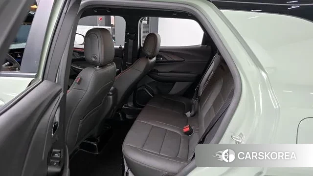 Chevrolet (GM Daewoo) The New Trail Blazer 2024 Темно-зеленый из Кореи, фото 3