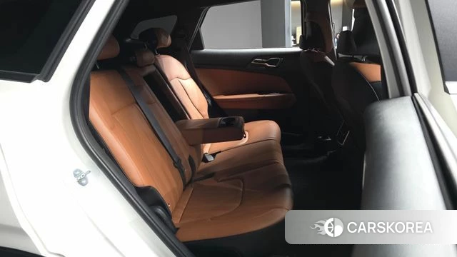 Kia Sportage 5th Generation 2023 Белый из Кореи, фото 3