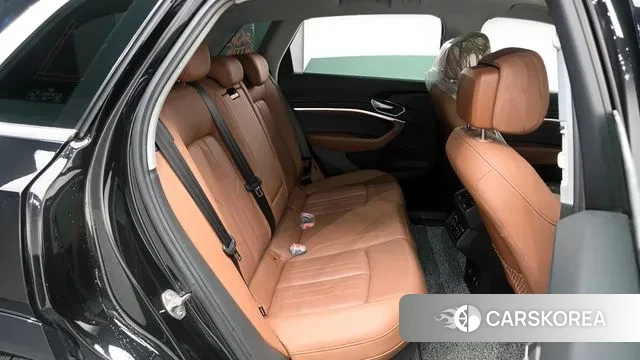 Audi e-Tron 2021 Черный из Кореи, фото 3