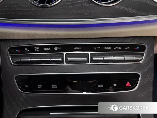 Mercedes-Benz E-Class W213 2023 Белый из Кореи, фото 3