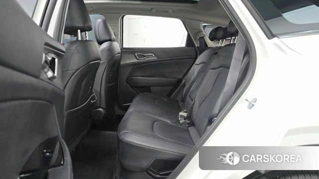 Kia Sportage 5th Generation Hybrid 2023 Белый из Кореи, фото 3