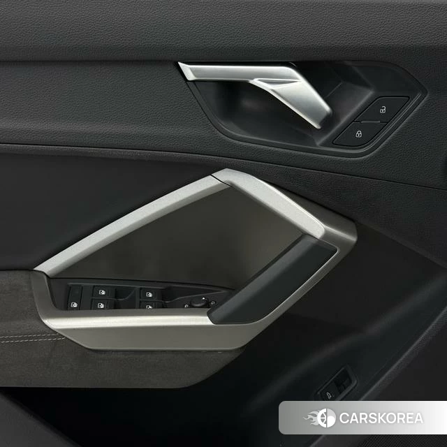 Audi Q3 2023 Белый из Китая, фото 3