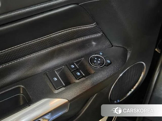 Ford Mustang 2023 Черный из Кореи, фото 3