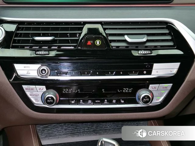 BMW 5 series PHEV 2022 Черный из Китая, фото 3