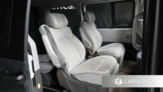 Hyundai Staria 2023 Серый из Кореи, фото 3