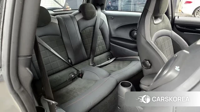 Mini Cooper S 2023 Серебряный из Кореи, фото 3