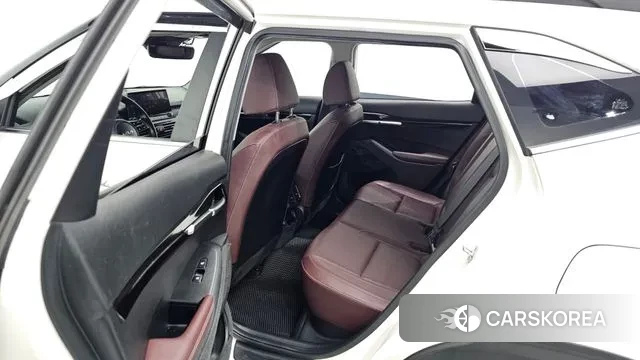 Kia Seltos 2022 Белый из Кореи, фото 3