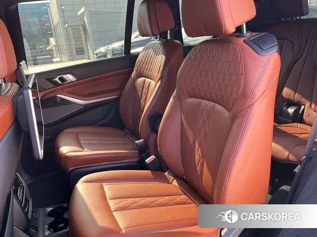 BMW X7 (G07) 2022 Черный двухцветный из Кореи, фото 3