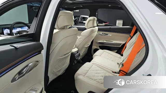 Genesis GV70 2024 Белый из Кореи, фото 3