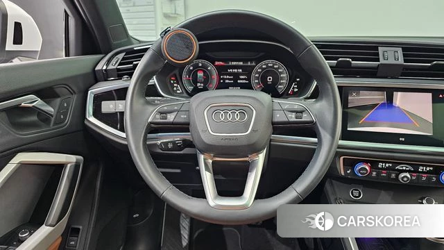 Audi Q3 (F3) 2023 Белый из Кореи, фото 3
