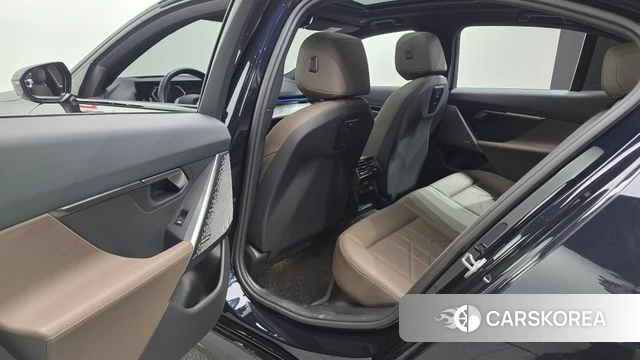 BMW 5 Series (G60) 2024 Черный из Кореи, фото 3