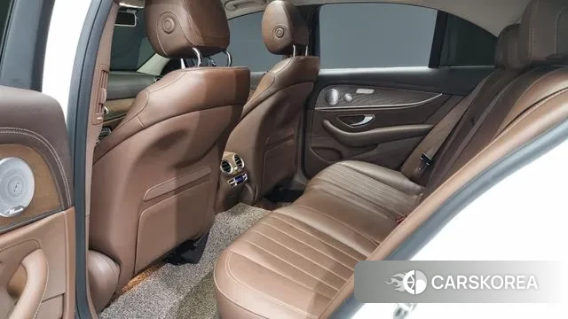Mercedes-Benz E-Class W213 2020 Белый из Кореи, фото 3