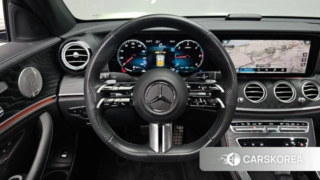 Mercedes-Benz E-Class W213 2023 Белый из Кореи, фото 3