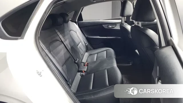 Kia The New K3 2nd generation 2021 Белый из Кореи, фото 3