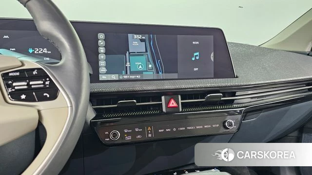 Kia EV6 2022 Жемчужный цвет из Кореи, фото 3