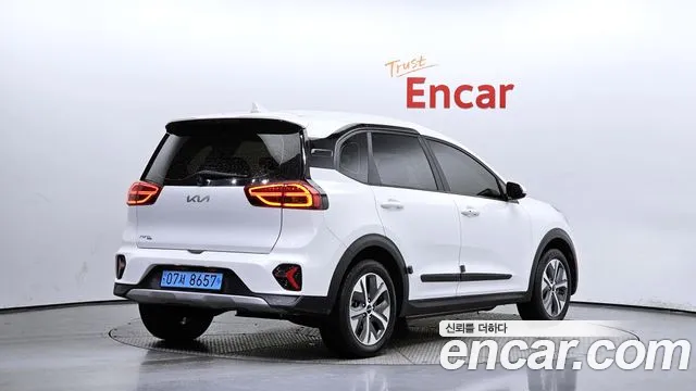 Kia Niro Plus 2022 Белый из Кореи, фото 3