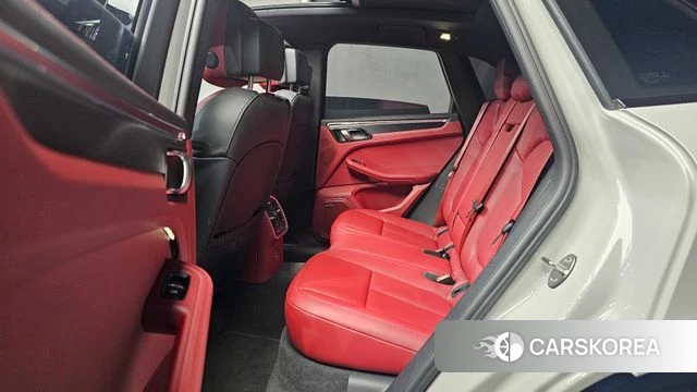 Porsche Macan 2023 Серебристо-серый из Кореи, фото 3