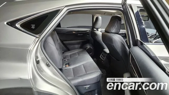 Lexus NX300h 2018 Серебристо-серый из Кореи, фото 3