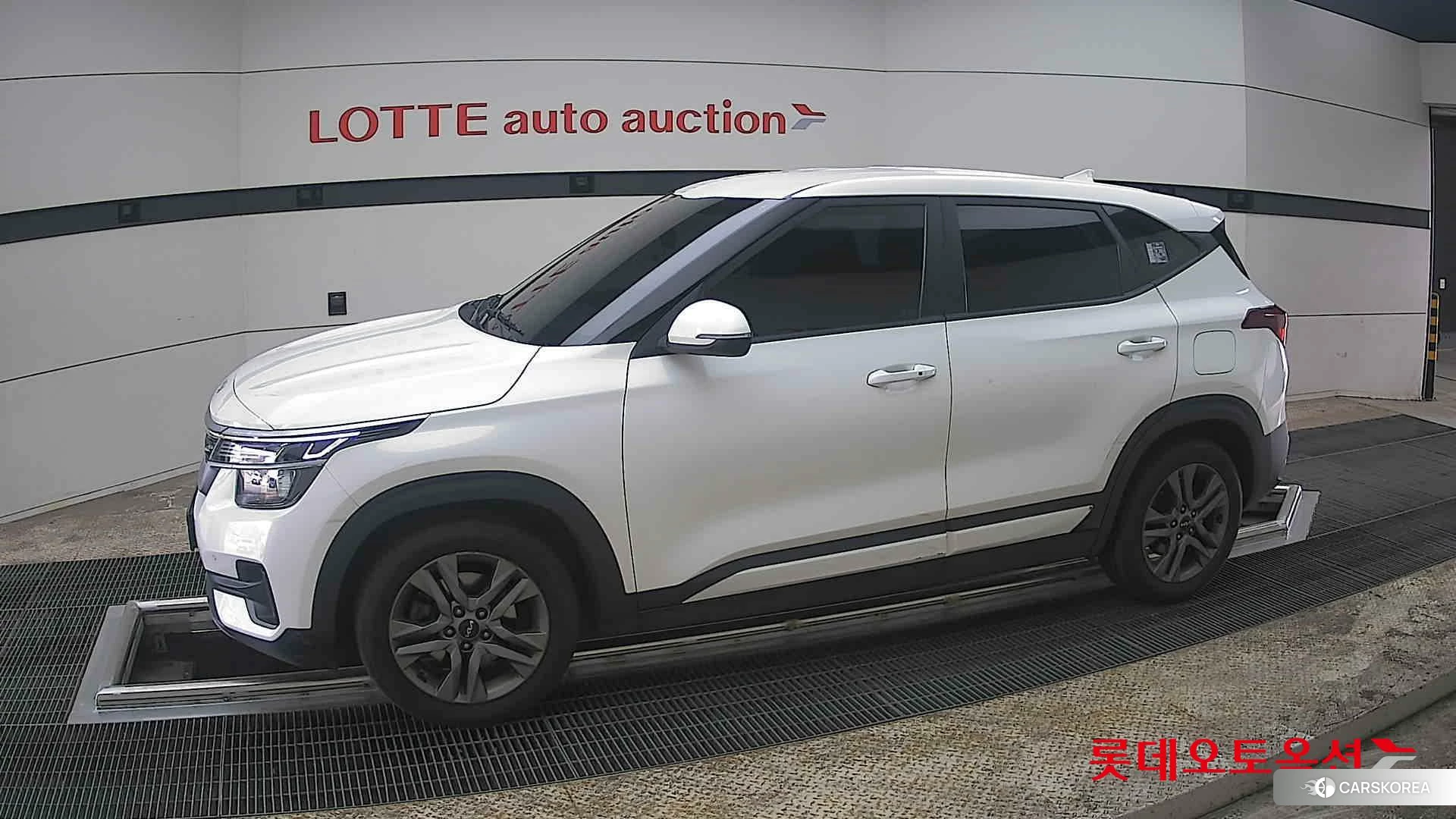 Kia Seltos 2022 Белый из Кореи, фото 3