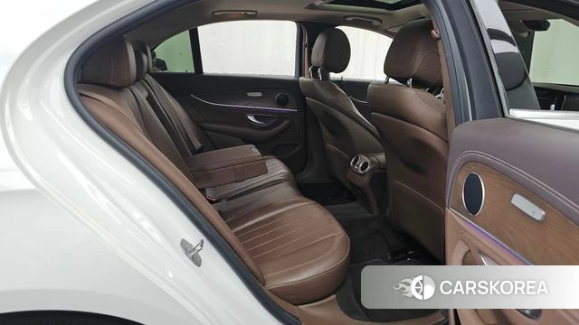 Mercedes-Benz E-Class W213 2018 Белый из Кореи, фото 3