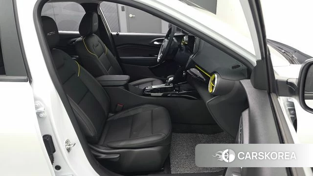 Chevrolet (GM Daewoo) Trax Crossover 2023 Белый из Кореи, фото 3