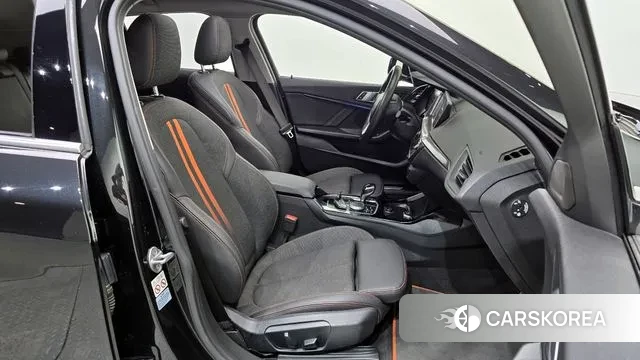 BMW 1 Series (F40) 2020 Черный из Кореи, фото 3