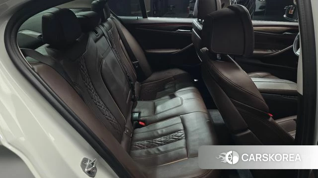 BMW 5 Series (G30) 2019 Белый из Кореи, фото 3