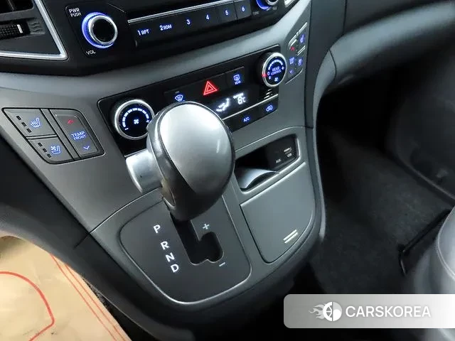 Hyundai The New Grand Starex 2018 Коричневый двухцветный из Кореи, фото 3