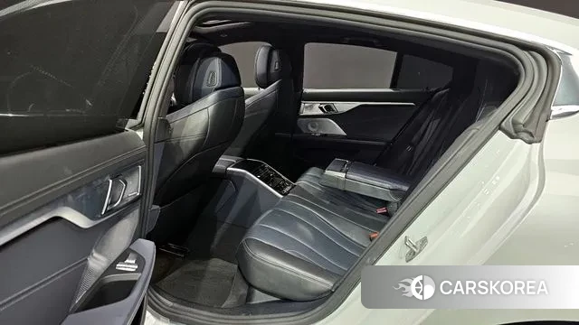 BMW 8 Series (G15) 2023 Белый из Кореи, фото 3