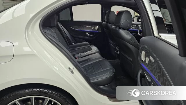 Mercedes-Benz E-Class W213 2022 Белый из Кореи, фото 3