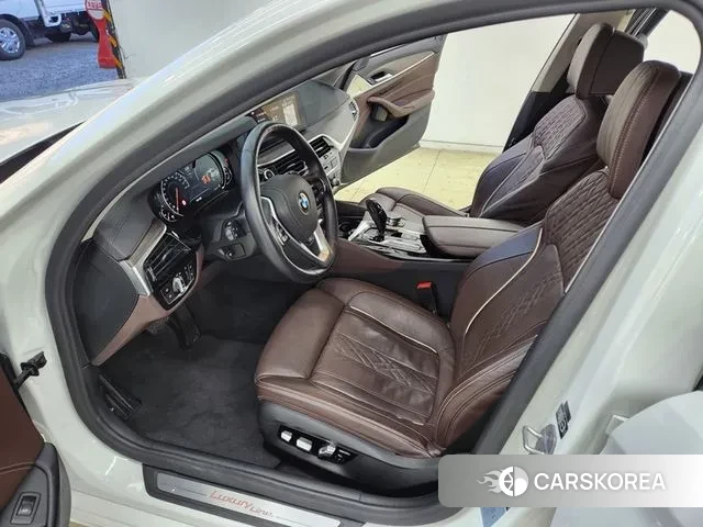 BMW 5 Series (G30) 2018 Белый из Кореи, фото 3