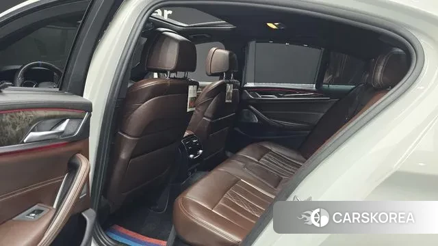 BMW 5 Series (G30) 2018 Белый из Кореи, фото 3