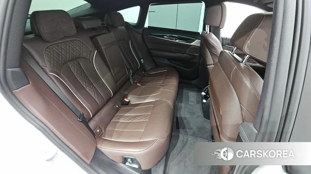 BMW 6 Series GT (G32) 2023 Белый из Кореи, фото 3