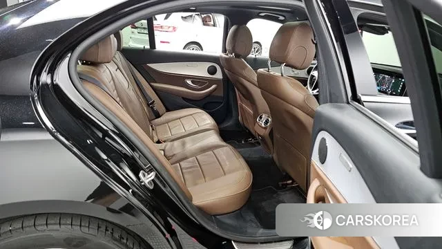 Mercedes-Benz E-Class W213 2021 Черный из Кореи, фото 3