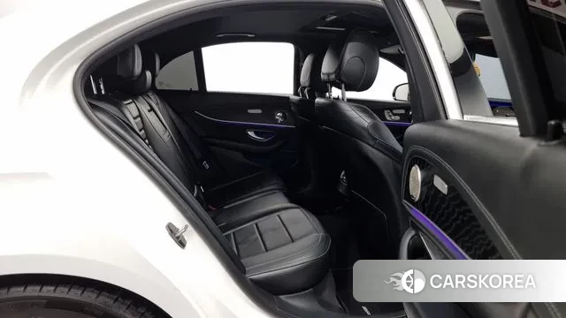 Mercedes-Benz E-Class W213 2021 Белый из Кореи, фото 3