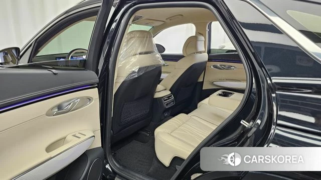 Genesis GV70 2024 Черный из Кореи, фото 3