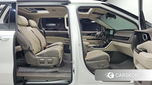 Kia Carnival 4th generation 2023 Белый из Кореи, фото 3