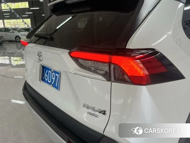 Toyota RAV4 Rongfang 2024 Белый из Китая, фото 3