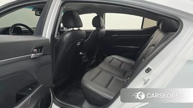 Hyundai Avante AD 2018 Белый из Кореи, фото 3