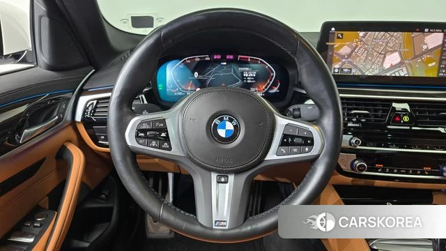 BMW 5 Series (G30) 2022 Белый из Кореи, фото 3