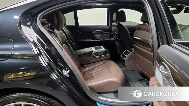 BMW 7 Series (G11) 2022 Черный из Кореи, фото 3