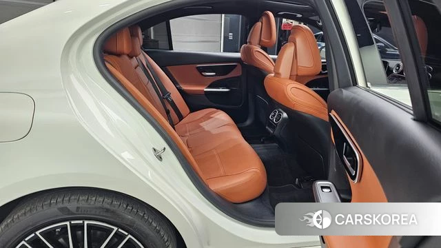 Mercedes-Benz C-Class W206 2022 Белый из Кореи, фото 3